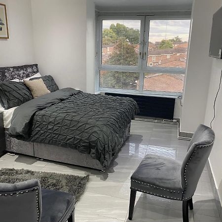 Luxurious 2-Bed Apartment In Woolwich Londra Esterno foto