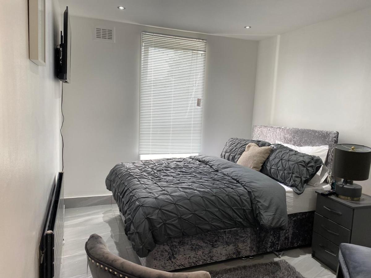 Luxurious 2-Bed Apartment In Woolwich Londra Esterno foto