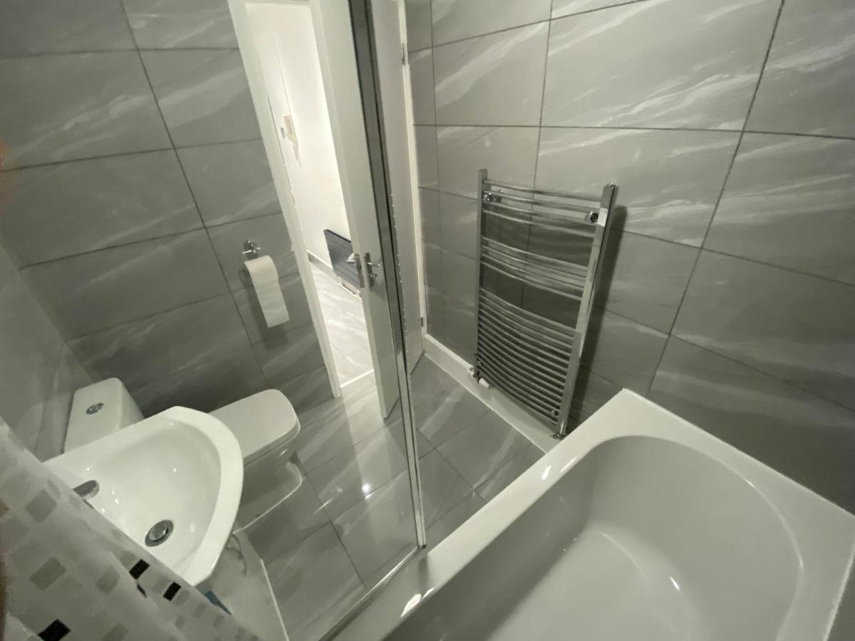 Luxurious 2-Bed Apartment In Woolwich Londra Esterno foto
