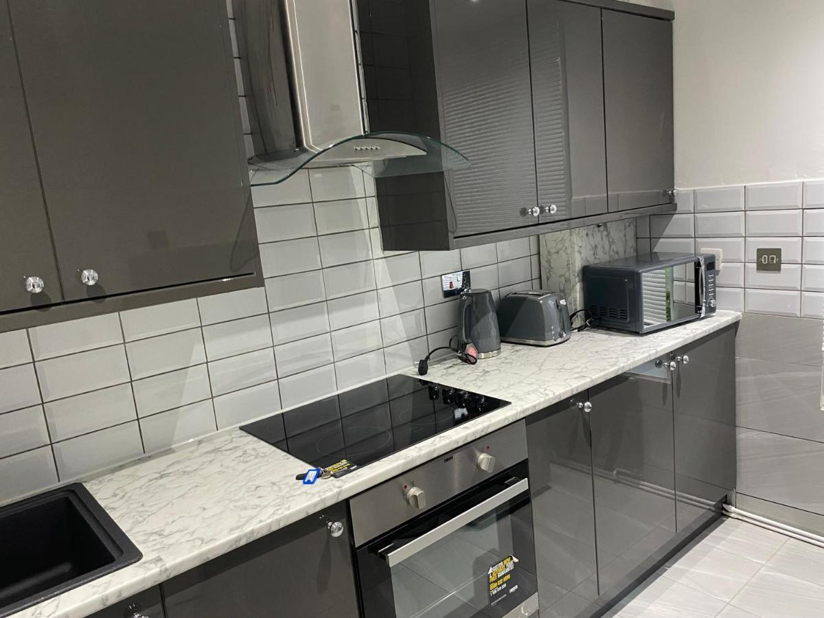 Luxurious 2-Bed Apartment In Woolwich Londra Esterno foto