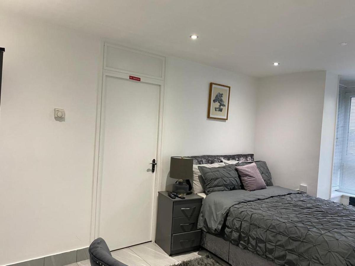 Luxurious 2-Bed Apartment In Woolwich Londra Esterno foto