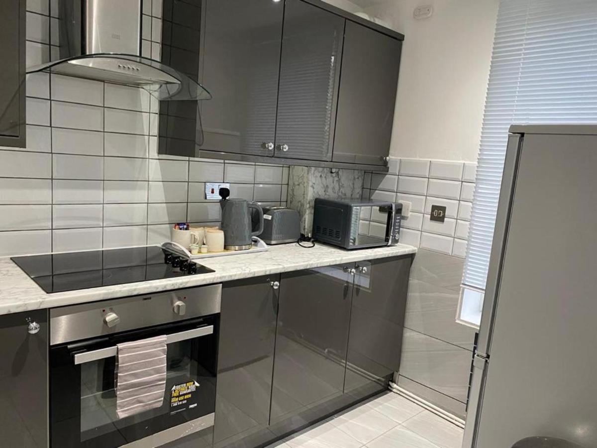 Luxurious 2-Bed Apartment In Woolwich Londra Esterno foto