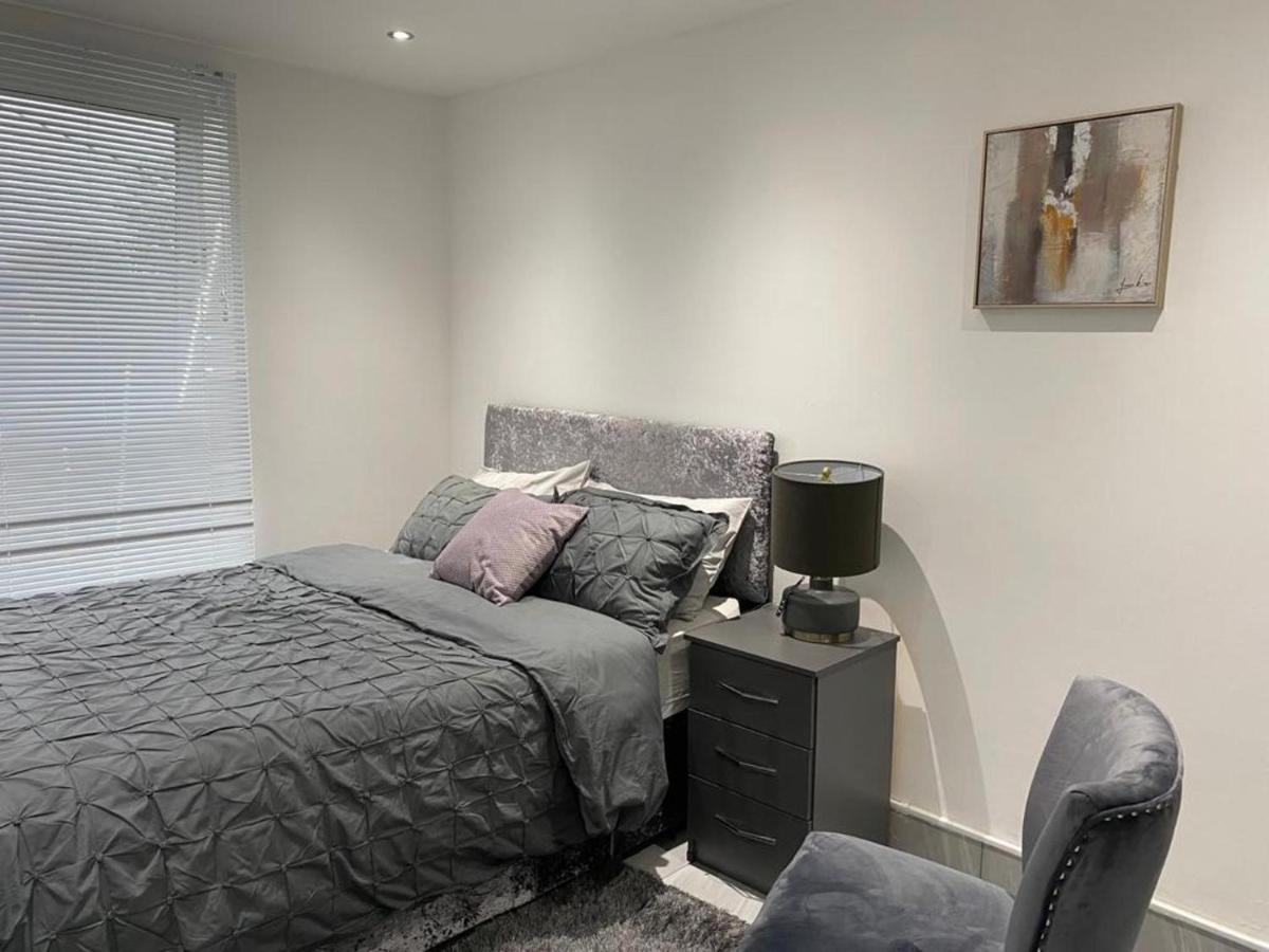 Luxurious 2-Bed Apartment In Woolwich Londra Esterno foto