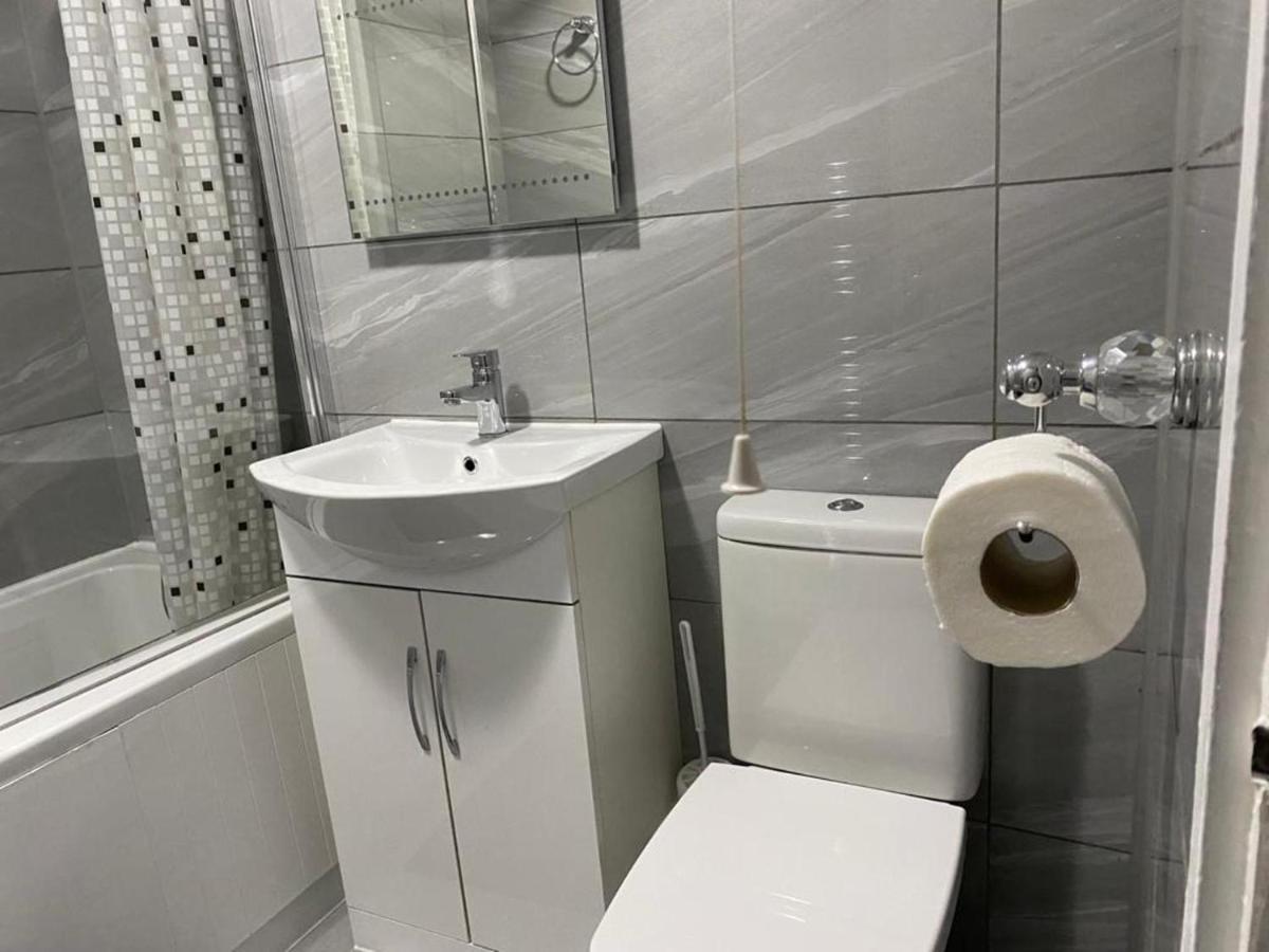 Luxurious 2-Bed Apartment In Woolwich Londra Esterno foto