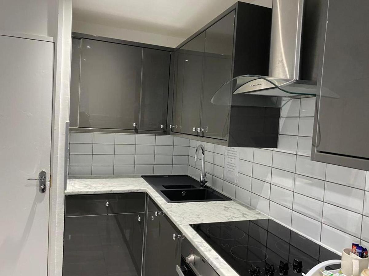 Luxurious 2-Bed Apartment In Woolwich Londra Esterno foto